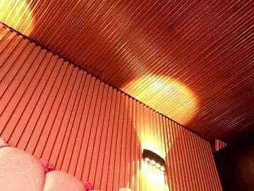 Stripchat Adult Video Chat of Milu_carbajal_x