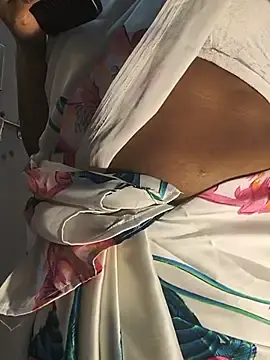 Stripchat Free Porn Cam of DIRTYSECRET_QUEEN_07