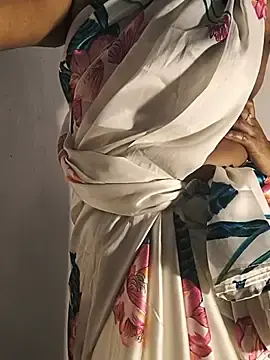 Stripchat Free Porn Cam of DIRTYSECRET_QUEEN_07