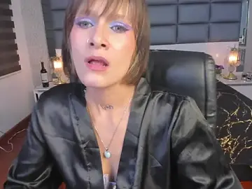 Stripchat Watch Live Sex Cams of Mrs_Regina_clk