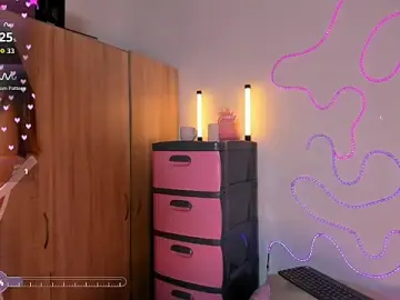 Stripchat Live Sex Cam of Cinnamon_Meow