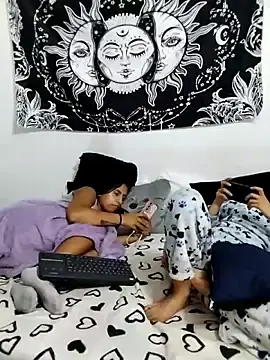 Stripchat Free Porn Cam of emily_n_abby