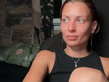 Stripchat Live Sex of karo123421