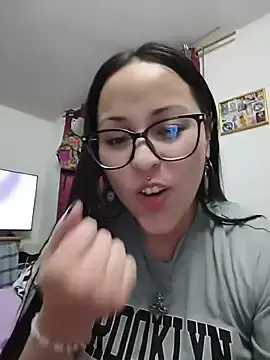 Stripchat Adult Webcam of Bella-Gema