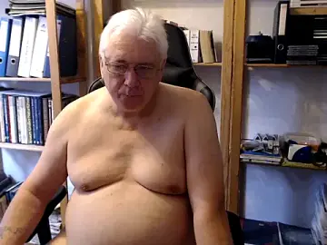 Stripchat Sex Cam of SchwanzhureXXL