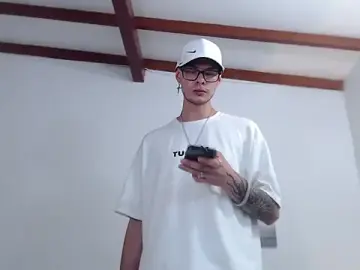 Stripchat Free Porn Cam of Vlad__night
