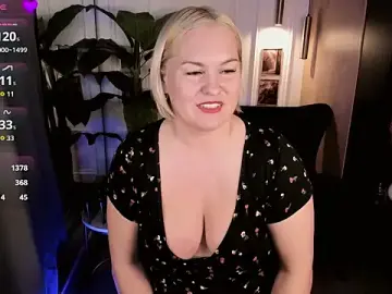 Stripchat Sex Cam of YolandaKiss