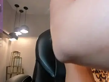 Stripchat Free Live Porn of LisaFlowers_