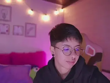 Stripchat Sex Cam of tommy_blue