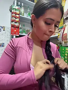 Stripchat Free Live Porn of Sara_fun