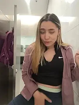 Stripchat Live Sex Cam of Tina_bebita
