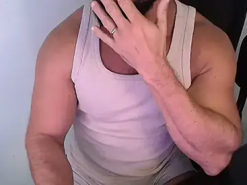 Stripchat Free Porn Cam of abeardguyone