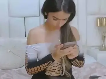 Stripchat Free Live Porn of AnnieDesire