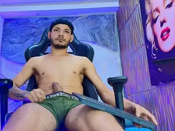 Stripchat Live Sex Cam of Sexy_Boy203