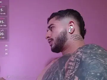 Stripchat Free Porn Cam of king_falconer