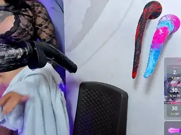 Stripchat Free Live Porn of Emily_Evo