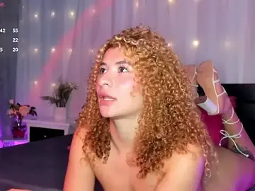 Stripchat Sex Cam of Evolet_Bee
