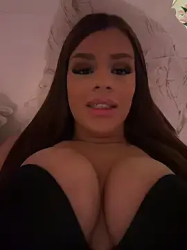 Stripchat Free Live Porn of BellaaVixen