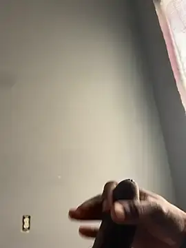 Stripchat Free Porn Cam of Hardguyy