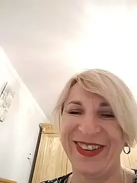 Stripchat Best live sex cam show of AhlyssaLove1155