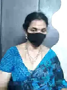 Stripchat Watch Live Sex Cams of Leela_555