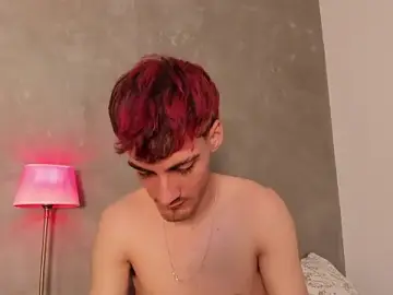 Stripchat Sex Cam of Liam_Crown