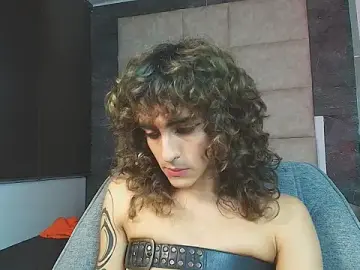 Stripchat Live Sex Cam of Divine_____