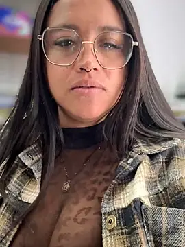 Stripchat Free Porn Cam of Mia_Risky-1