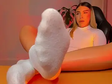 Stripchat Live Sex Cam of charlotte__grey