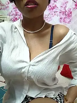 Stripchat Live Sex Cam of sandy_naughty