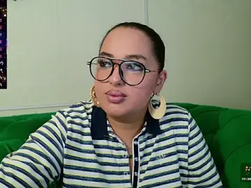 Stripchat Free Porn Cam of BustyAllyy