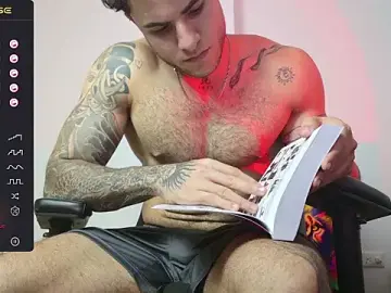 Stripchat Live Sex Cam of KevinWolf777