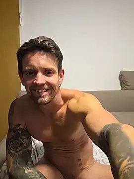 Stripchat Watch Live Sex Cams of Mystery_Mark