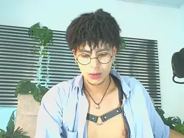 Stripchat Free Porn Cam of ThiiagoSaeenz