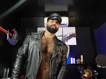 Stripchat Live Sex Cam of BeardAndrew