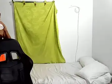 Stripchat Free Porn Cam of corzoethan