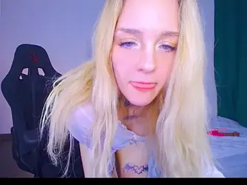 Stripchat Sex Cam of Aliceglass__