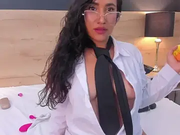 Stripchat Sex Cam of emilly_sweett