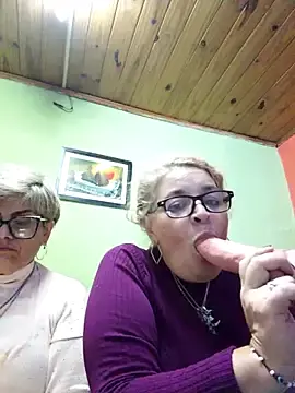 Stripchat Watch Live Sex Cams of momismilf544