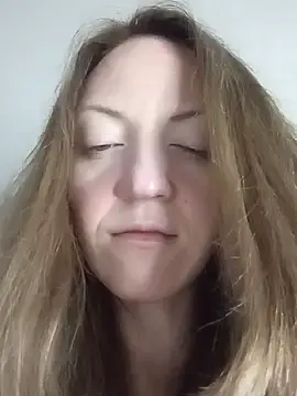 Stripchat Nude Webcam of KattyLuuu