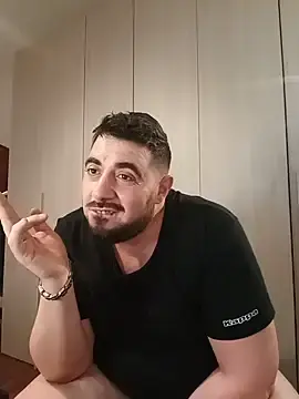 Stripchat Free Porn Cam of bear_skinny