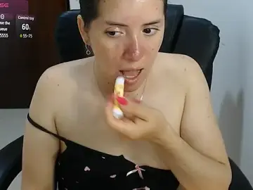 Stripchat Live Porn of spicey_latina