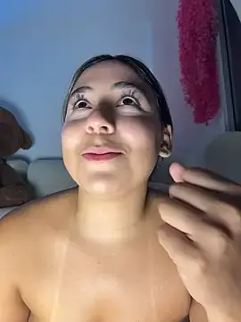 Stripchat Free Porn Cam of MelodyRey__