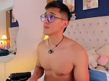 Stripchat Free Porn Cam of SalvadorFit