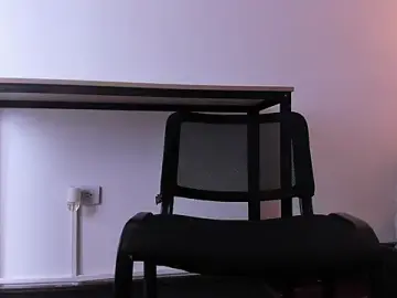 Stripchat Free Porn Cam of Caroline_dh