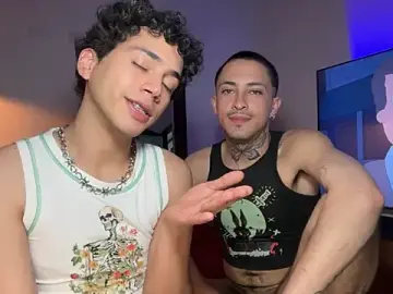 Stripchat Live Sex Cam of Noah_and_Steven