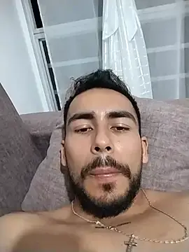 Stripchat Adult Webcam of Vazquenuann