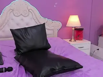 Stripchat Adult Webcam of YayaQueen