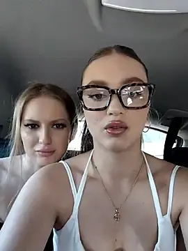 Stripchat Live Sex of caressyourself