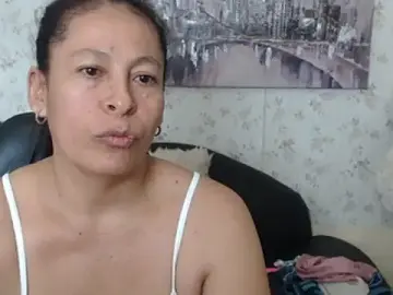 Stripchat Live Sex Cam of mature_martina